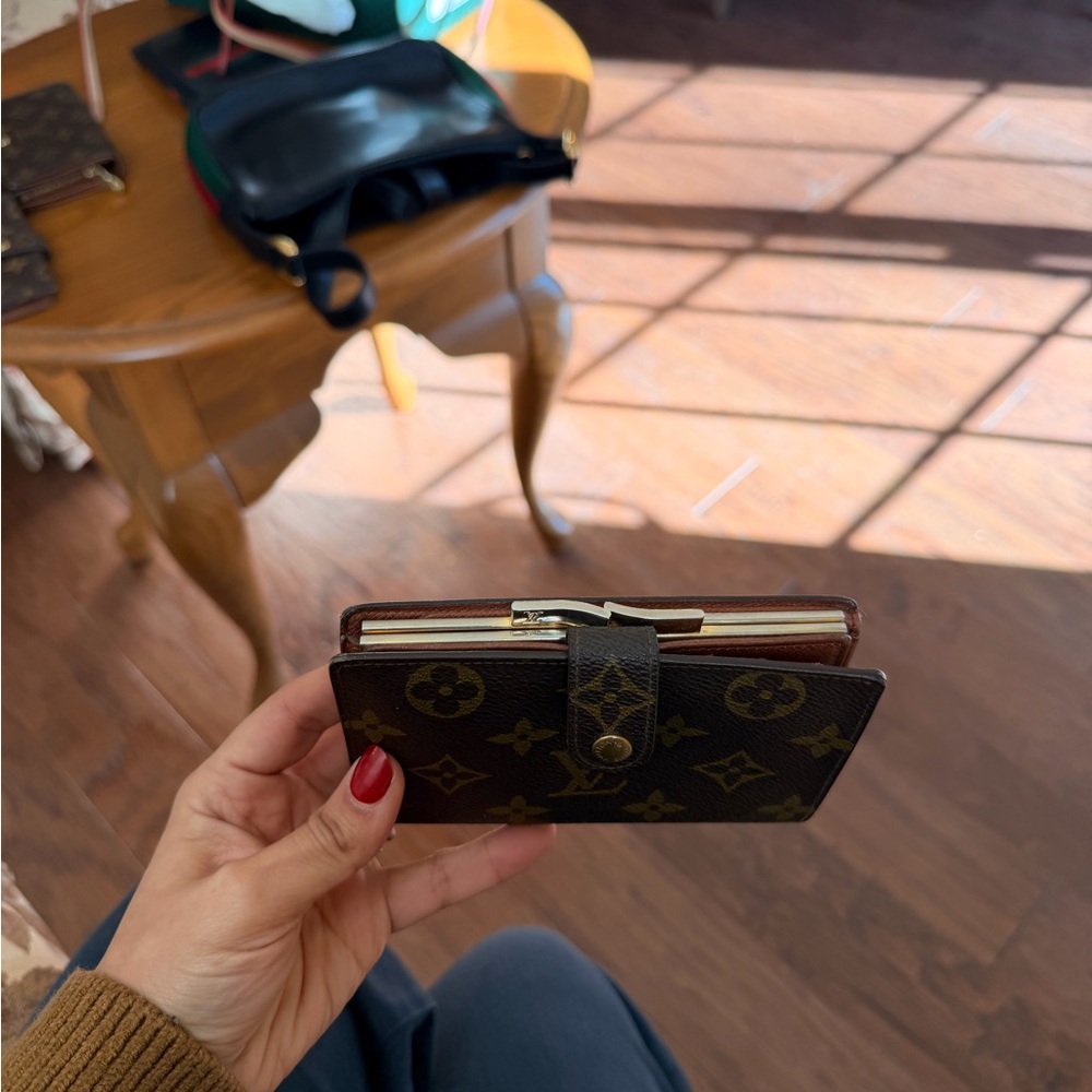 Louis Vuitton Brown and Gold Monogram Card wallet - Picture 2 of 7